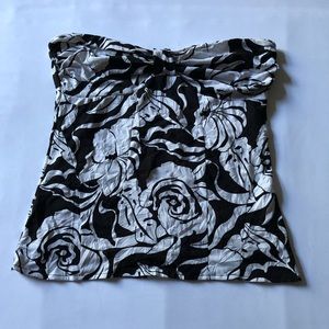 Women White Black Size M Black And White Color Sleeveless Top - 0710